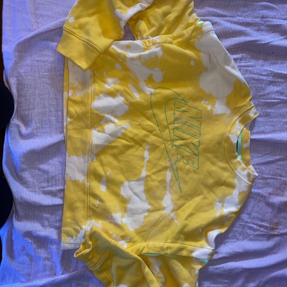 Yellow Nike cropped crewneck